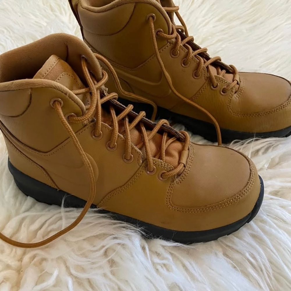 Nike Big Kids Manoa Boots